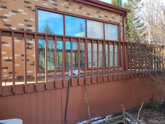 5549 Perrytown Drive, West Bloomfield, MI 48322