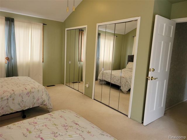 5549 Perrytown Drive, West Bloomfield, MI 48322