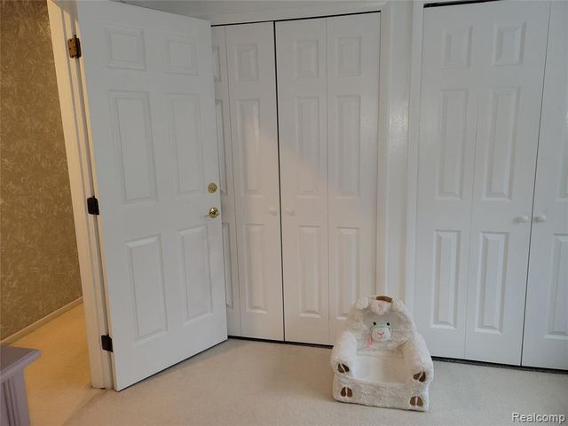 5549 Perrytown Drive, West Bloomfield, MI 48322