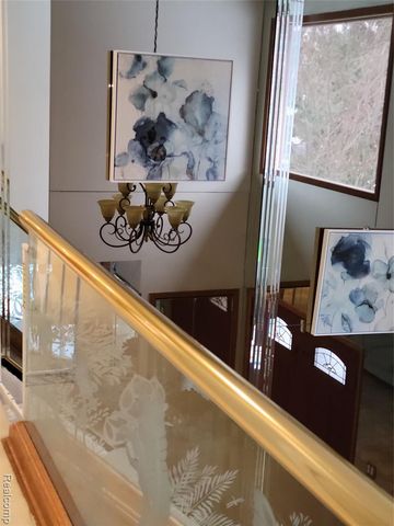 5549 Perrytown Drive, West Bloomfield, MI 48322