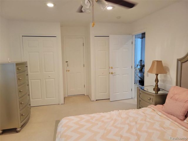 5549 Perrytown Drive, West Bloomfield, MI 48322