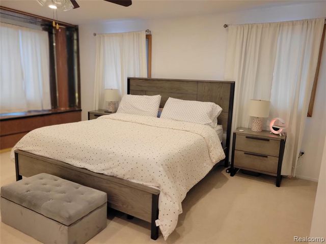 5549 Perrytown Drive, West Bloomfield, MI 48322