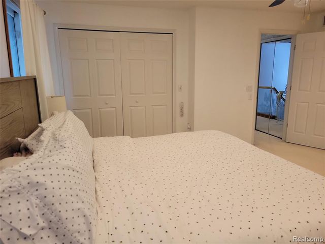 5549 Perrytown Drive, West Bloomfield, MI 48322