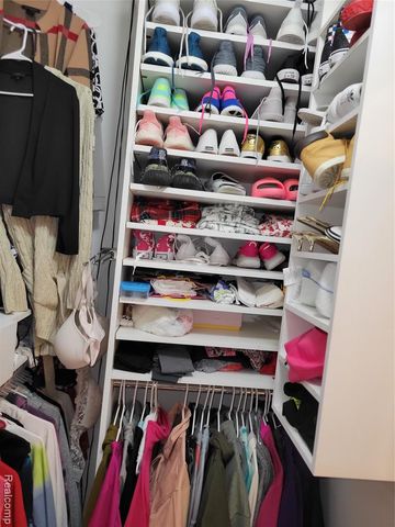 5549 Perrytown Drive, West Bloomfield, MI 48322