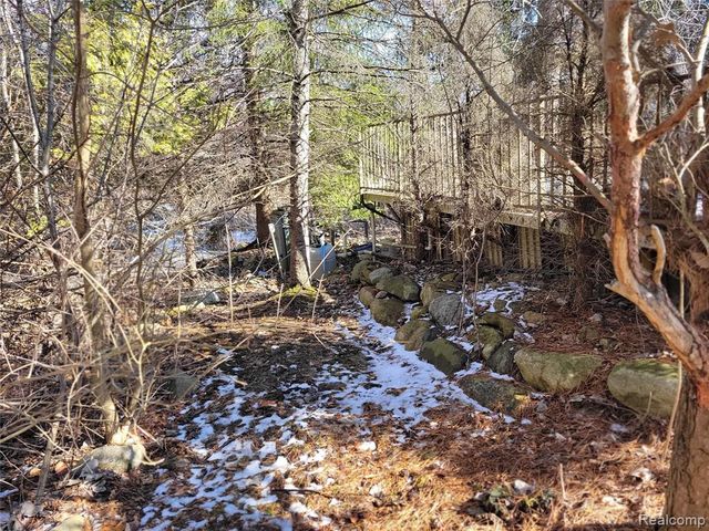 5549 Perrytown Drive, West Bloomfield, MI 48322