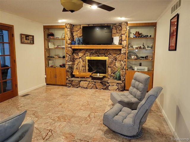 5549 Perrytown Drive, West Bloomfield, MI 48322