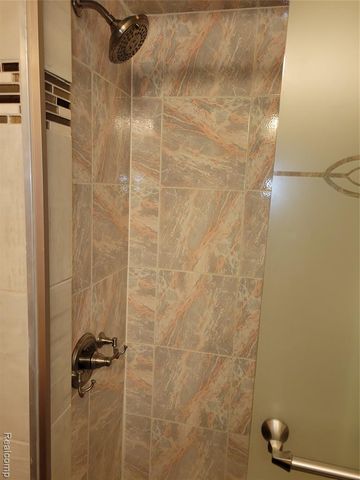 5549 Perrytown Drive, West Bloomfield, MI 48322