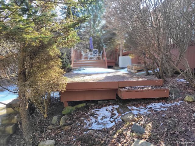 5549 Perrytown Drive, West Bloomfield, MI 48322