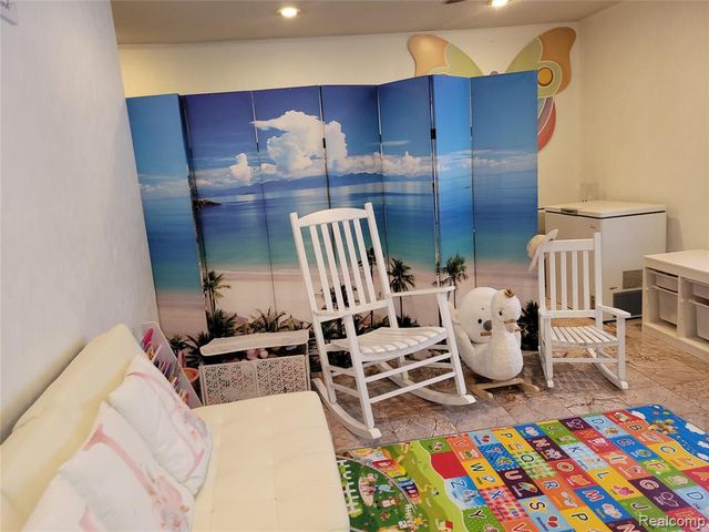 5549 Perrytown Drive, West Bloomfield, MI 48322