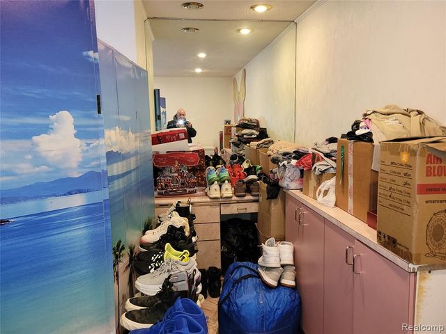 5549 Perrytown Drive, West Bloomfield, MI 48322