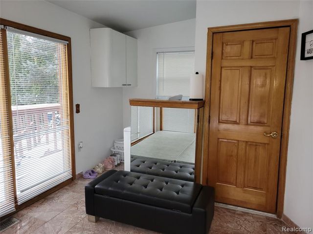 5549 Perrytown Drive, West Bloomfield, MI 48322