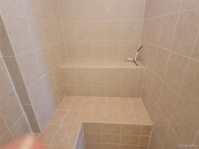 5549 Perrytown Drive, West Bloomfield, MI 48322