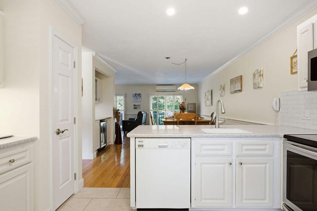 15 Denver Drive APT B3, West Yarmouth, MA 02673
