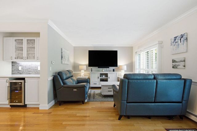 15 Denver Drive APT B3, West Yarmouth, MA 02673