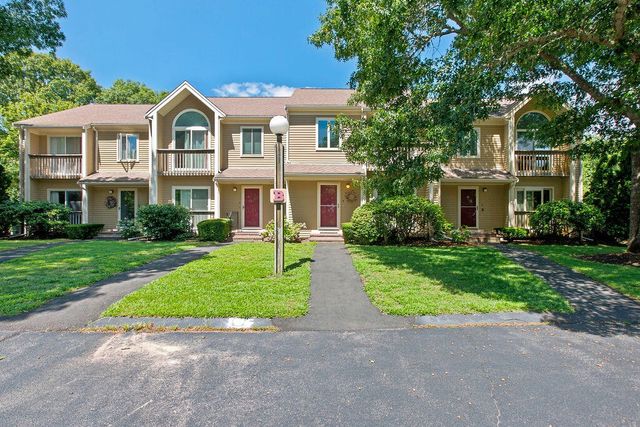 15 Denver Drive APT B3, West Yarmouth, MA 02673