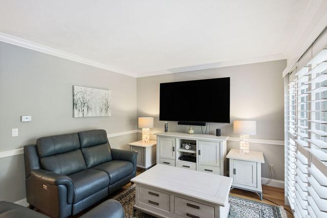 15 Denver Drive APT B3, West Yarmouth, MA 02673