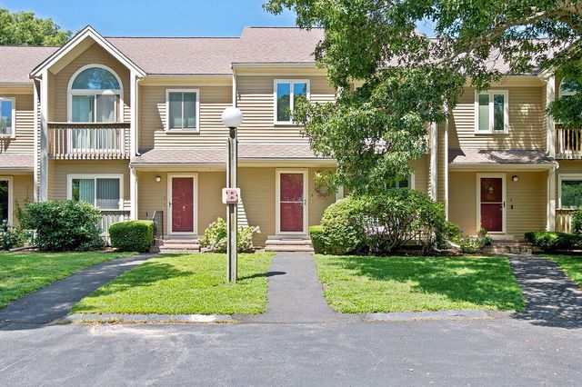 15 Denver Drive APT B3, West Yarmouth, MA 02673