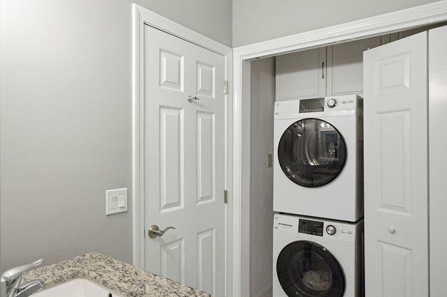 15 Denver Drive APT B3, West Yarmouth, MA 02673