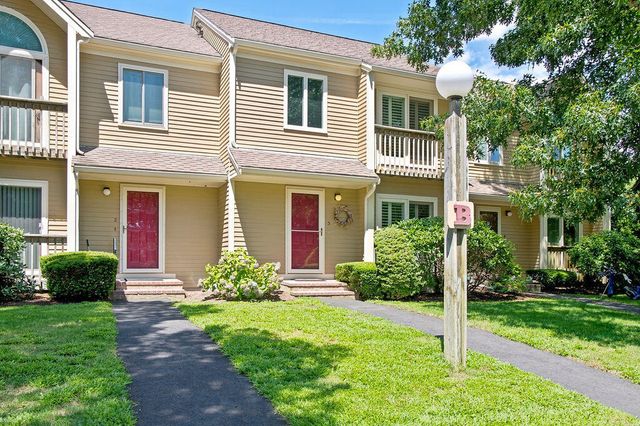 15 Denver Drive APT B3, West Yarmouth, MA 02673
