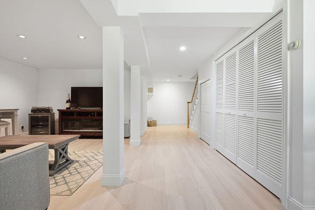 15 Denver Drive APT B3, West Yarmouth, MA 02673