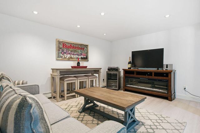 15 Denver Drive APT B3, West Yarmouth, MA 02673