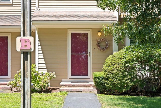15 Denver Drive APT B3, West Yarmouth, MA 02673
