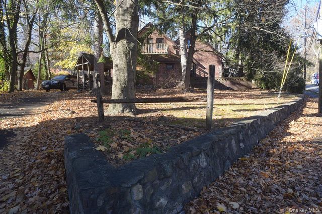 201 Old Mountain Road N, Nyack, NY 10960
