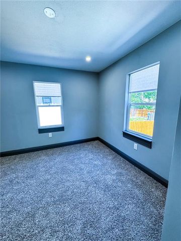7225 College Avenue, Kansas City, MO 64132