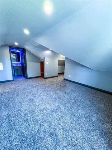 7225 College Avenue, Kansas City, MO 64132
