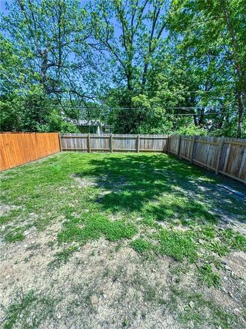 7225 College Avenue, Kansas City, MO 64132