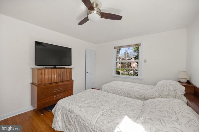 428 KENT RD, Springfield, PA 19064
