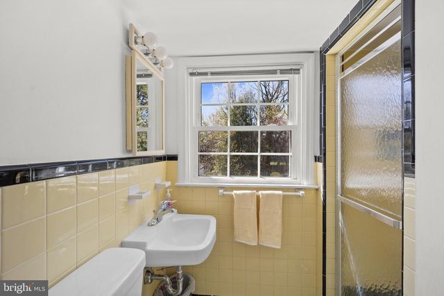 428 KENT RD, Springfield, PA 19064