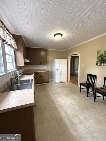 243 W Tate Street, Elberton, GA 30635