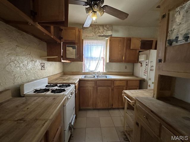 6609 Bartmer Avenue, University City, MO 63130