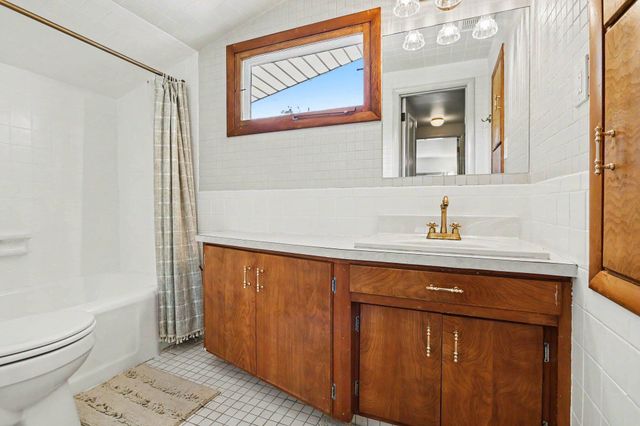 751 Jakway Avenue, Benton Harbor, MI 49022