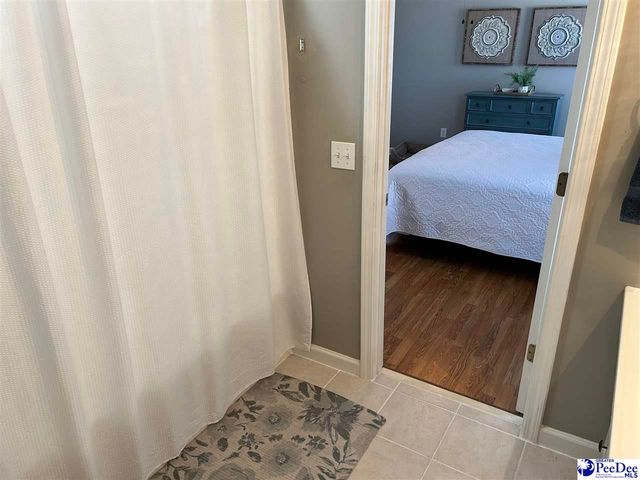 1060 Wellington Dr, Hartsville, SC 29550