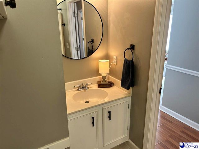 1060 Wellington Dr, Hartsville, SC 29550