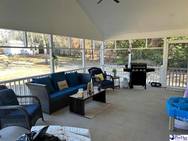 1060 Wellington Dr, Hartsville, SC 29550