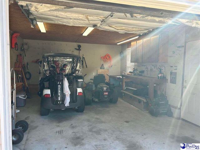 1060 Wellington Dr, Hartsville, SC 29550