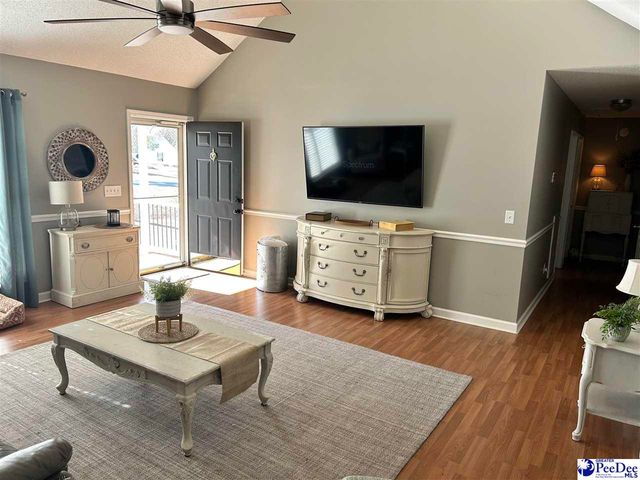 1060 Wellington Dr, Hartsville, SC 29550