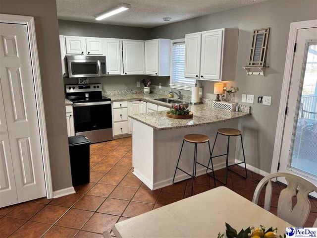 1060 Wellington Dr, Hartsville, SC 29550