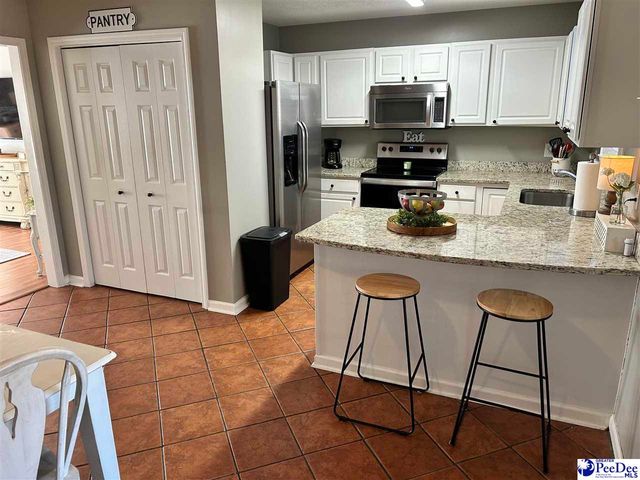 1060 Wellington Dr, Hartsville, SC 29550