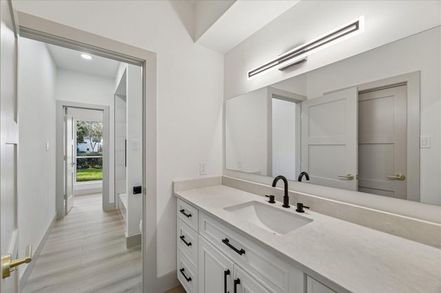 2306 Mill Lake Drive, Kingwood, TX 77339