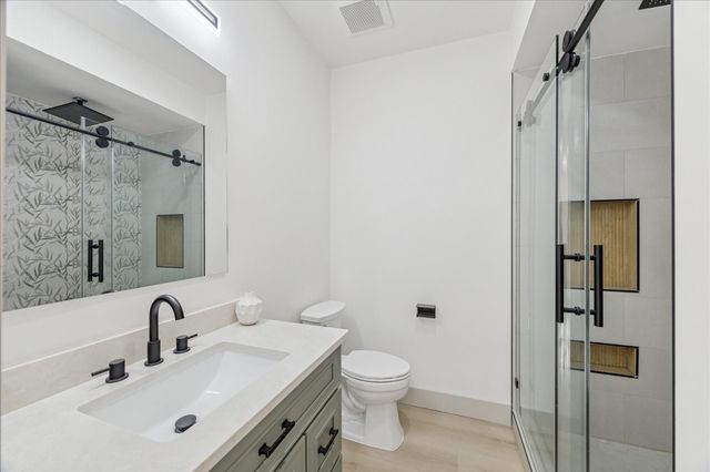 2306 Mill Lake Drive, Kingwood, TX 77339