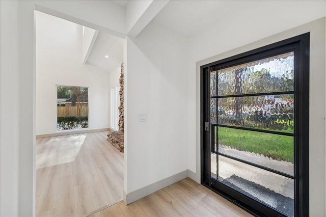 2306 Mill Lake Drive, Kingwood, TX 77339