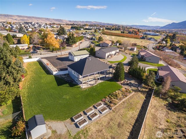 972 Highline Drive, East Wenatchee, WA 98802