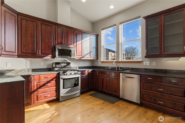 972 Highline Drive, East Wenatchee, WA 98802