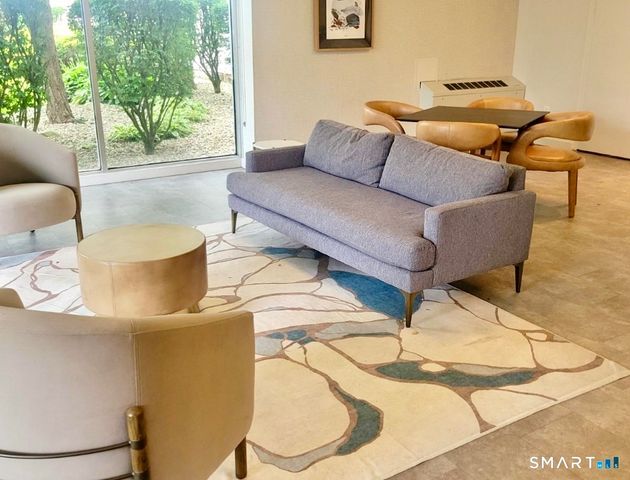 893 Farmington Avenue 2F, West Hartford, CT 06119