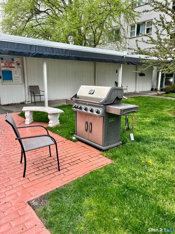 893 Farmington Avenue 2F, West Hartford, CT 06119