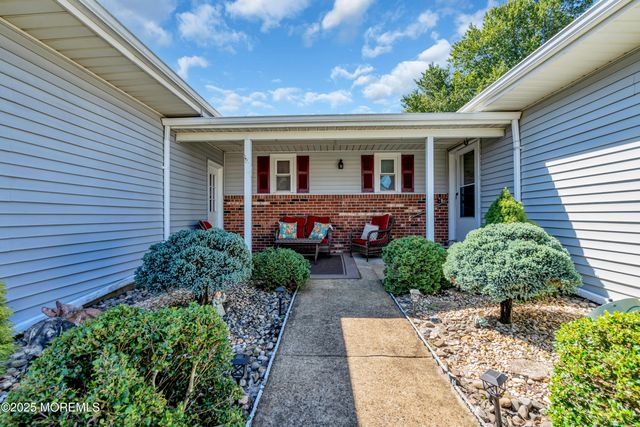 23 Fontana Street, Toms River, NJ 08757